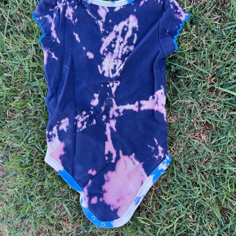 Navy and semi pink chargers tie dye onesie size 12M